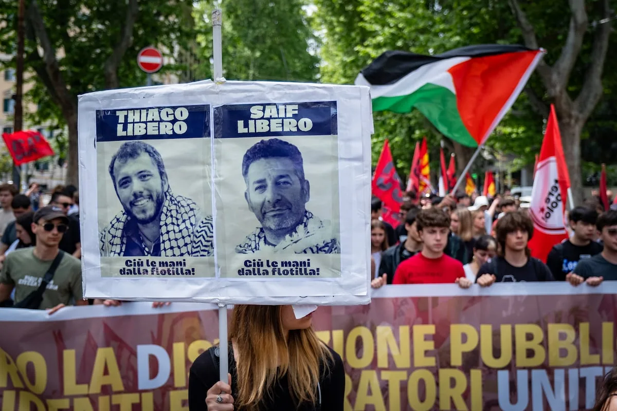 The Spanish flotilla activist Saif Abukeshek flies to Spain after his release by Israel
