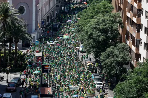 Education calls teacher unions this Friday to negotiate a way out in the fourth week of the strike