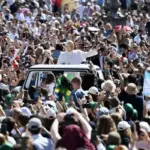 The Pope's visit challenges labor mobility in the communities, the two sides of teleworking in Spain