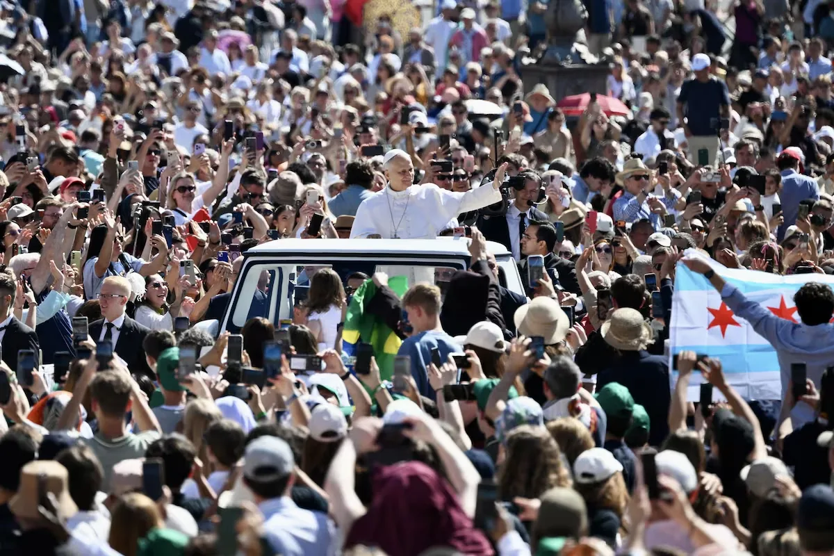 The Pope's visit challenges labor mobility in the communities, the two sides of teleworking in Spain