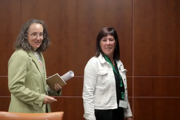 Victims of sexual abuse at La Salle cry out before the Basque Parliament: “Change the laws that leave us unprotected”