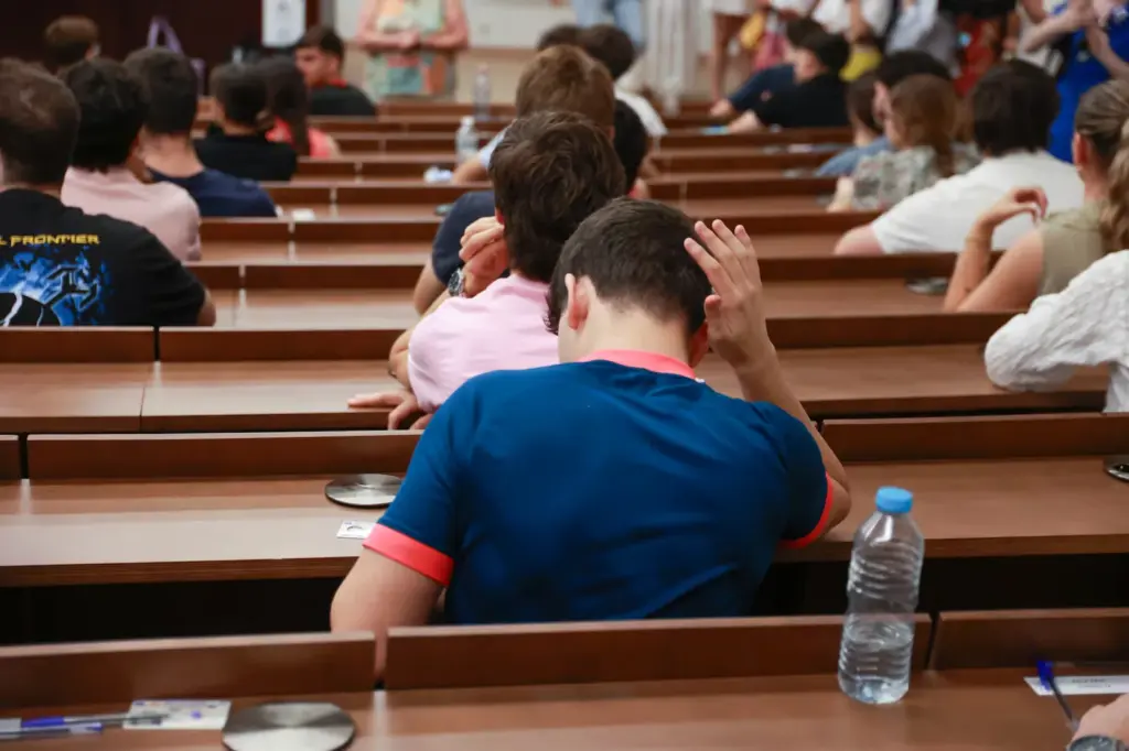 Así copié en Selectividad: “tenía una melena maravillosa y pensé que podía ser el camino para copiarme”