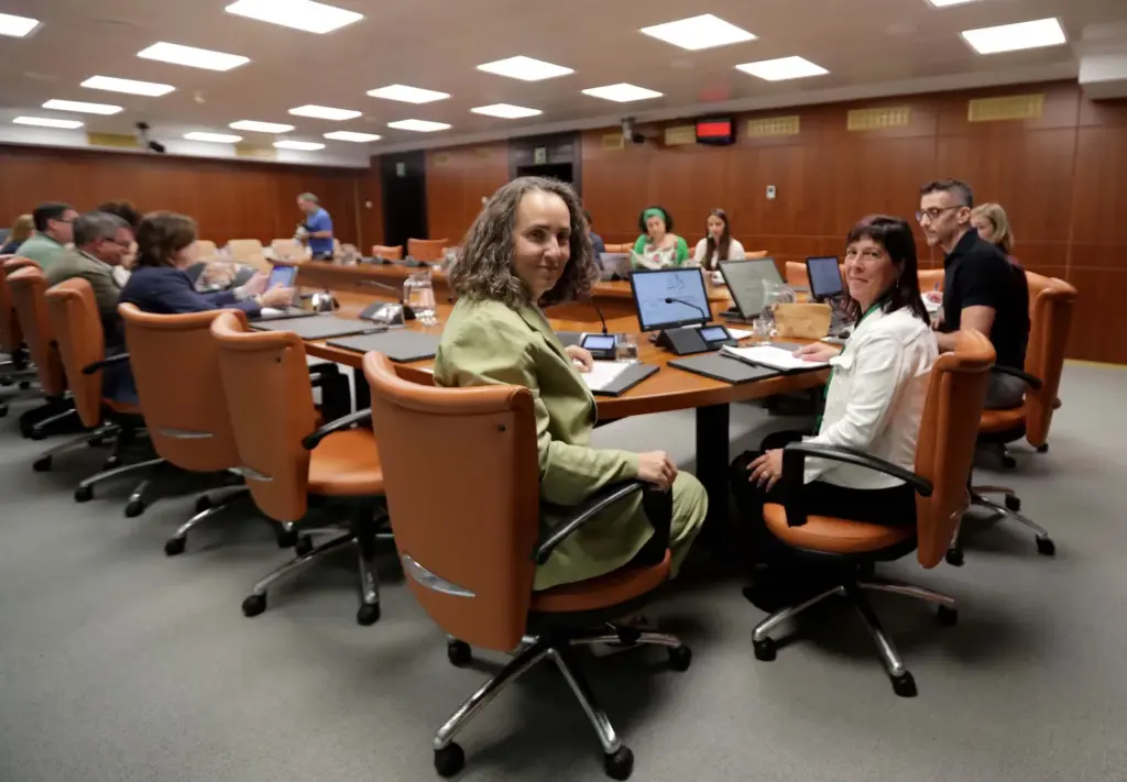 Victims of sexual abuse at La Salle cry out before the Basque Parliament: “Change the laws that leave us unprotected”