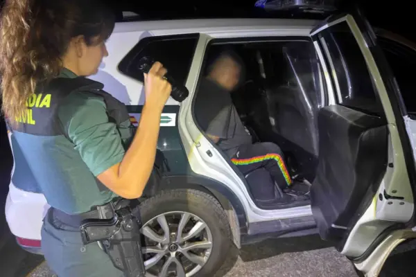 The man arrested for the homicide of a young man in a town in La Rioja tried to strangle his partner twice that same night