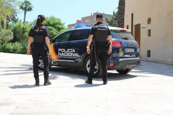 The court will study whether to allow national police officers to join class unions such as CC OO and UGT