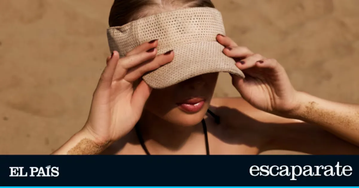 The summer accessory is this straw visor to protect you from the sun with style