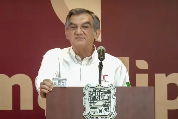 Américo Villarreal muestra su visa y niega los señalamientos de nexos con el crimen: “Tengo la conciencia tranquila”