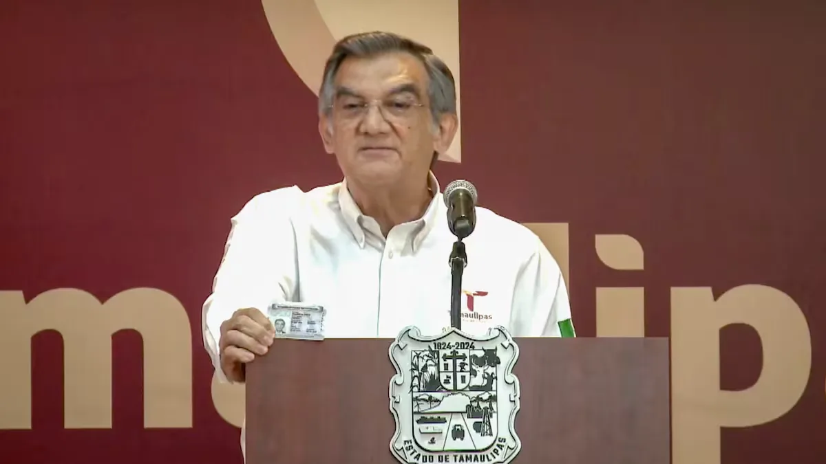 Américo Villarreal muestra su visa y niega los señalamientos de nexos con el crimen: “Tengo la conciencia tranquila”