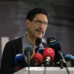 Cepeda distances himself from Petro's burdens