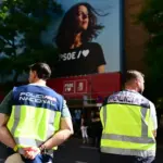 PSOE militants ask Sánchez not to run in the general election and allow "an orderly transition" at the helm of the party
