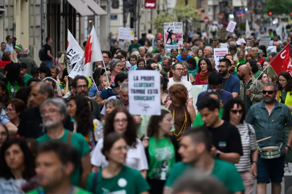 Reality show-style negotiation: Valencian teachers reach the twentieth day of strike without agreement
