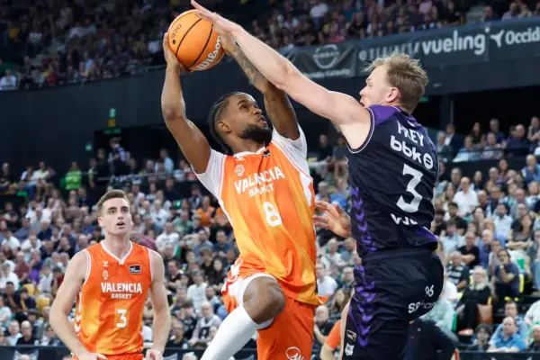 El Valencia se olvida del susto del miércoles, liquida al Bilbao con autoridad y ya está en semifinales de la ACB