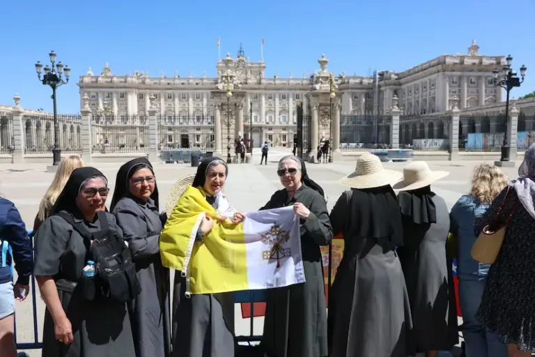 The Pope chooses a center for immigrants and homeless people for his first visit: “Whoever is in Madrid is from Madrid”