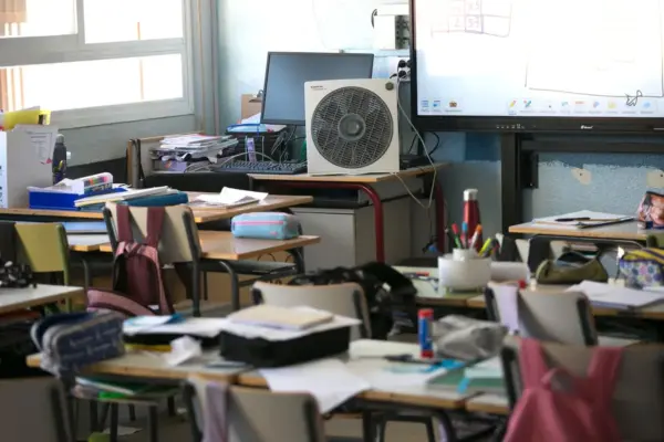 This is how Madrid's children are "inspired" in class with 30 degrees: "It's an insult. We are on the verge of fainting and collapses"