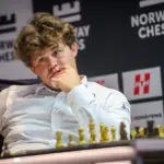 The chess player Carlsen collapses again against Praggnanandhaa, and faces failure in the toughest tournament of the year