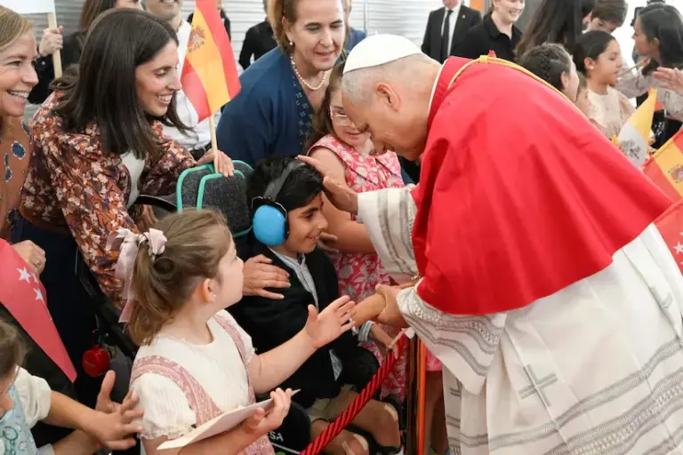 The Pope chooses a center for immigrants and homeless people for his first visit: “Whoever is in Madrid is from Madrid”