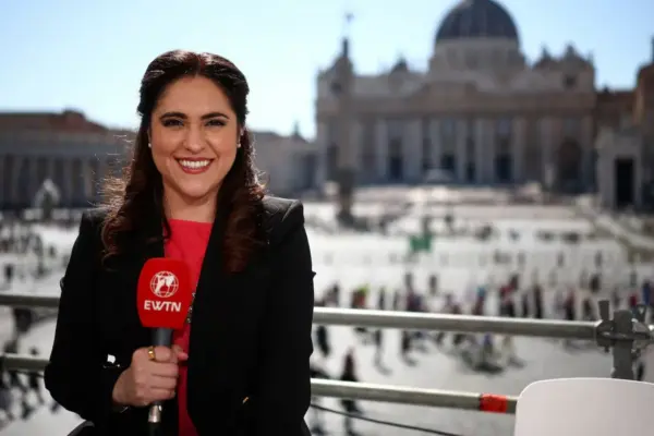The Pope appoints the head of Vatican communications as the president of an ultra-conservative US television network, hostile to Francis