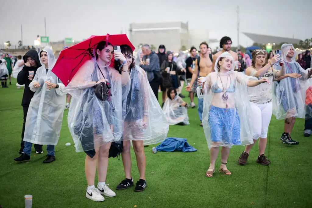 La lluvia da al traste la primera jornada del Primavera Sound