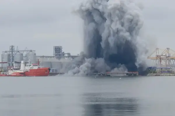 A sea drone causes a large explosion in Romania's largest port