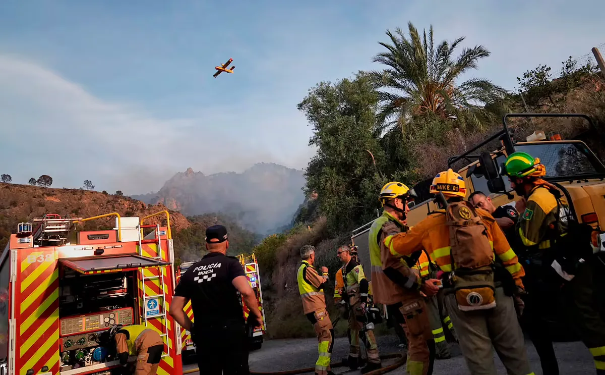 The hundred residents evacuated due to the fire in a municipality of Murcia return to their homes
