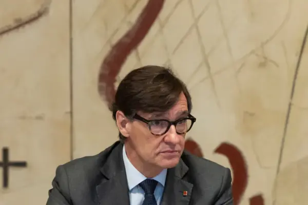 The Parliament of Catalonia rejects Illa appearing this week over the PSOE's judicial cases