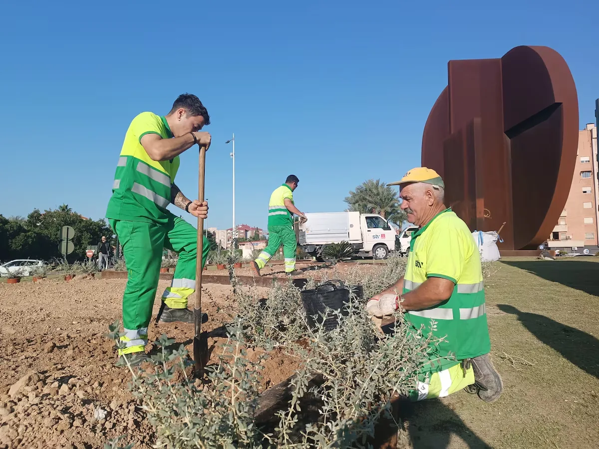 Controversy in Murcia over instructions to employees to leave work to attend a conference by a councilor of the area