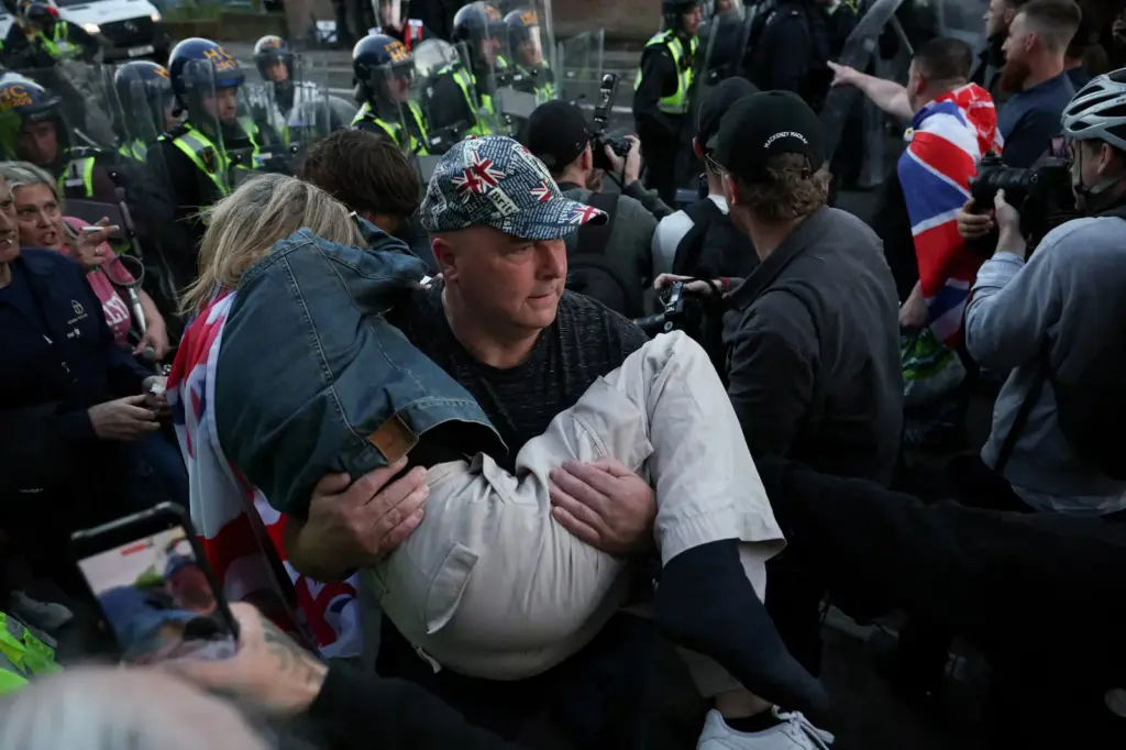 Far-right violence in the United Kingdom over the murder of young Nowak results in 11 officers injured