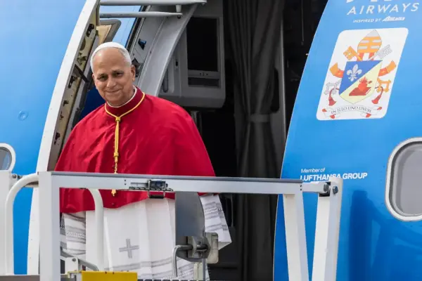 The Pope confesses, during his flight to Spain, that he is a Real Madrid fan
