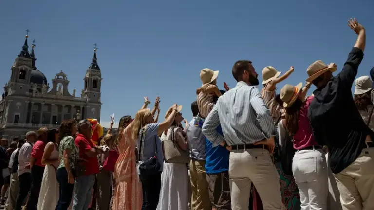 The Pope chooses a center for immigrants and homeless people for his first visit: “Whoever is in Madrid is from Madrid”