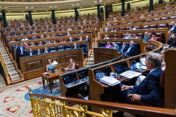 The PSOE increases the gap with the PP despite corruption scandals, according to the CIS