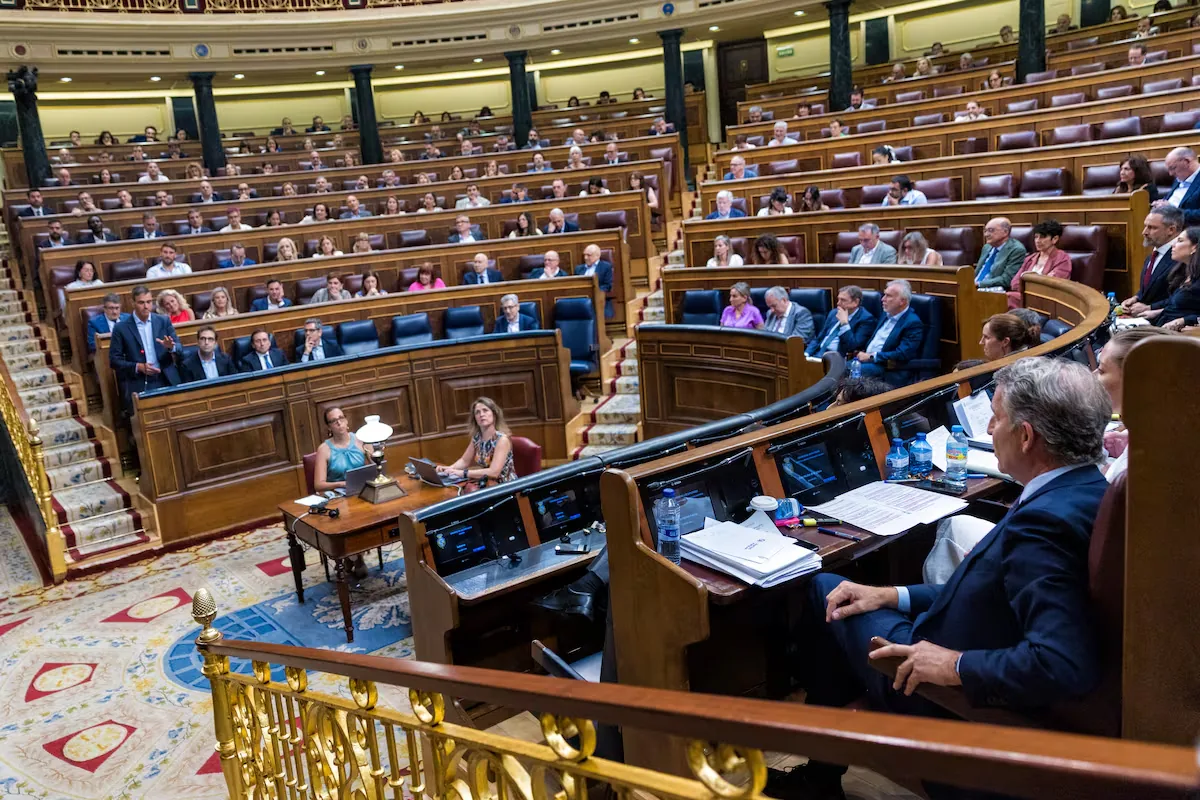 The PSOE increases the gap with the PP despite corruption scandals, according to the CIS