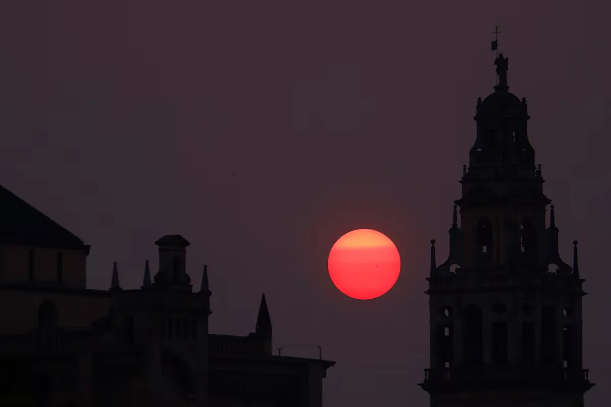Aemet announces a fourth heatwave from Wednesday to Sunday amidst the fire crisis