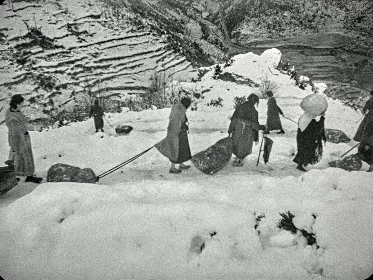Spain, country in arms: how the Civil War was told in United States newsreels