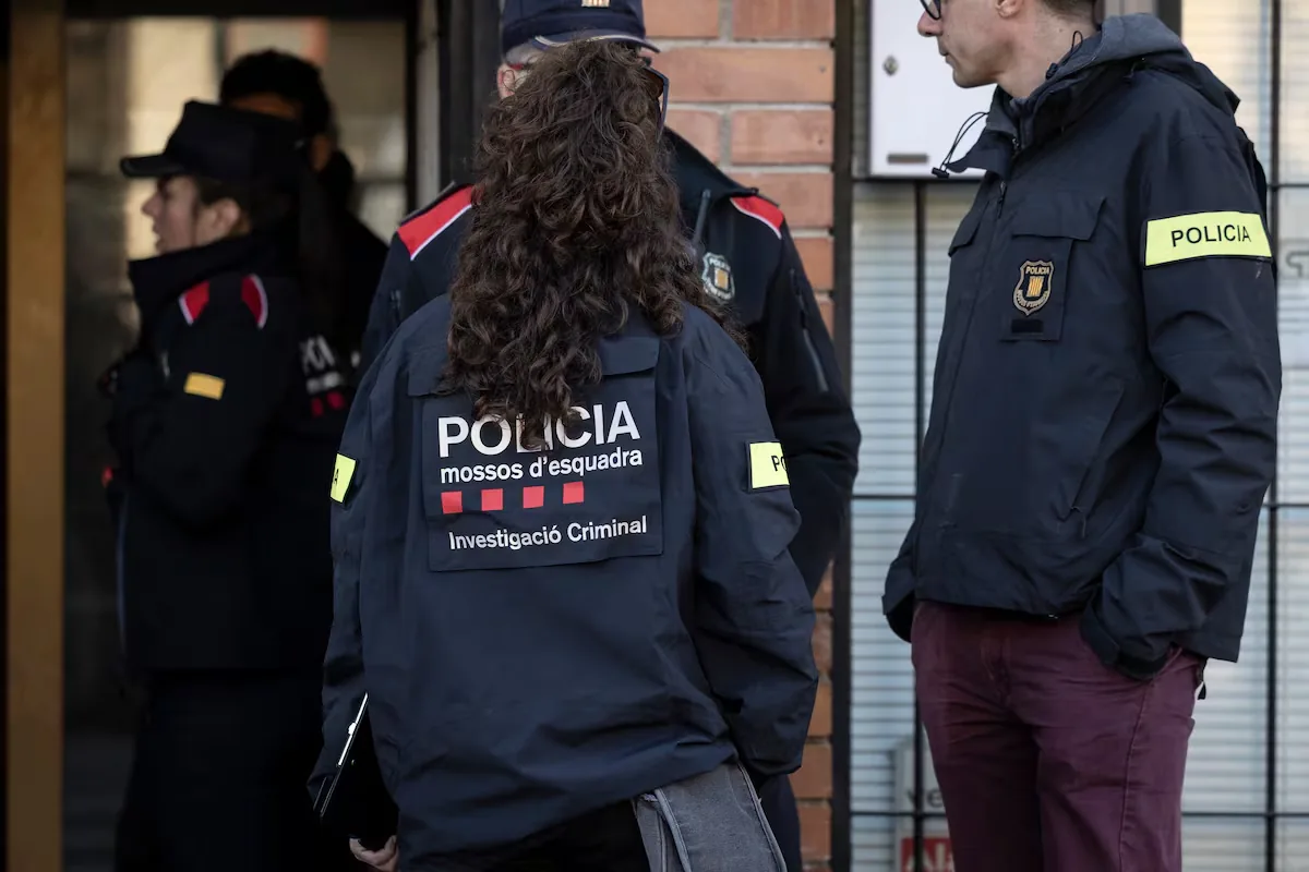 A man kills his partner in their home in Barcelona and flees