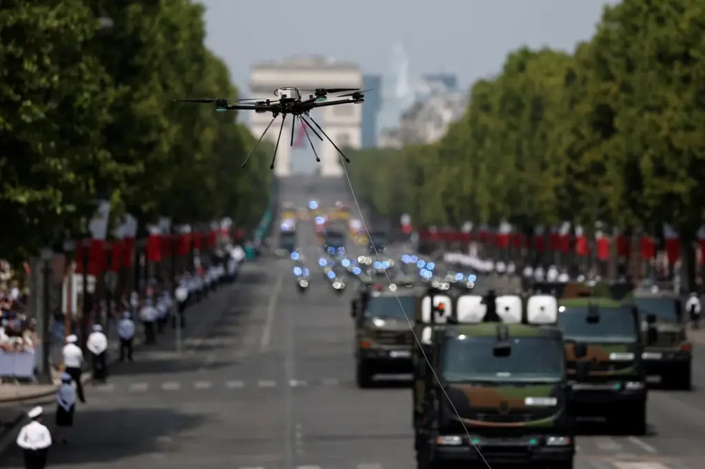 Macron celebrates his last July 14th with a display of European rearmament