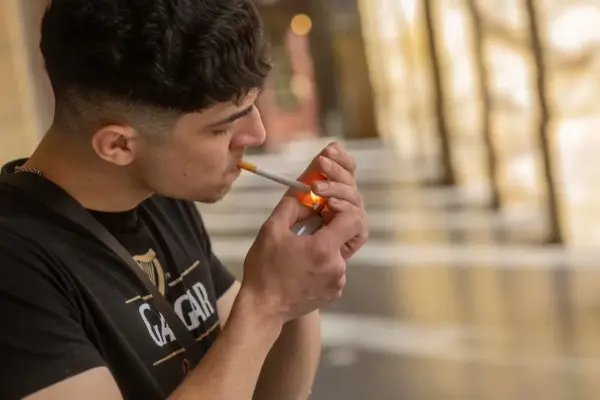 The new tobacco law prohibits smoking by minors and doing so on terraces and university campuses