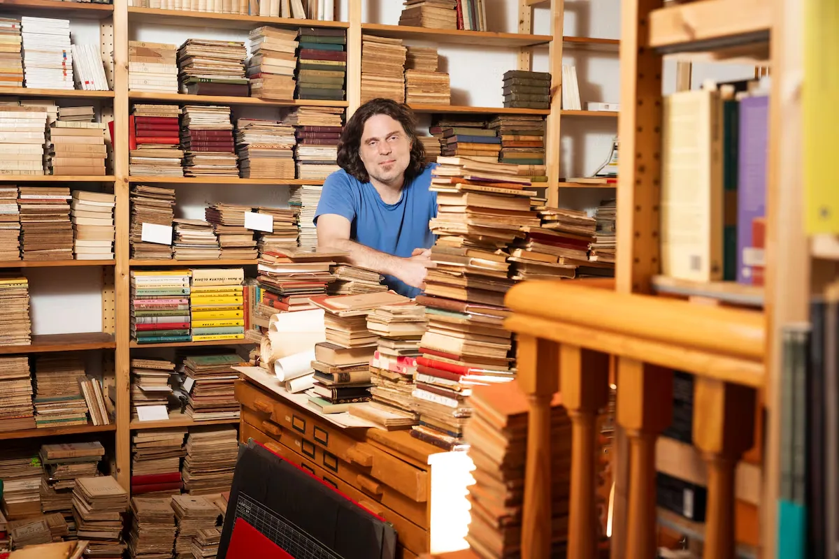 When internet knowledge is no longer enough: AI sets its sights on second-hand bookstores