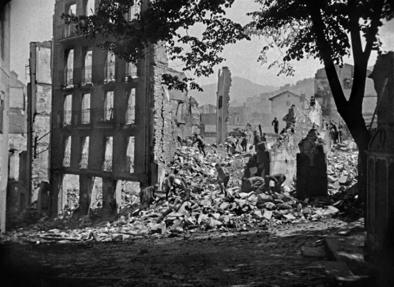 Spain, country in arms: how the Civil War was told in United States newsreels