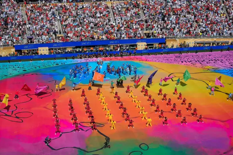 And the World Cup final turned into a Super Bowl: Shakira, Coldplay, BTS, and Dudamel fill the final with music and spectacle