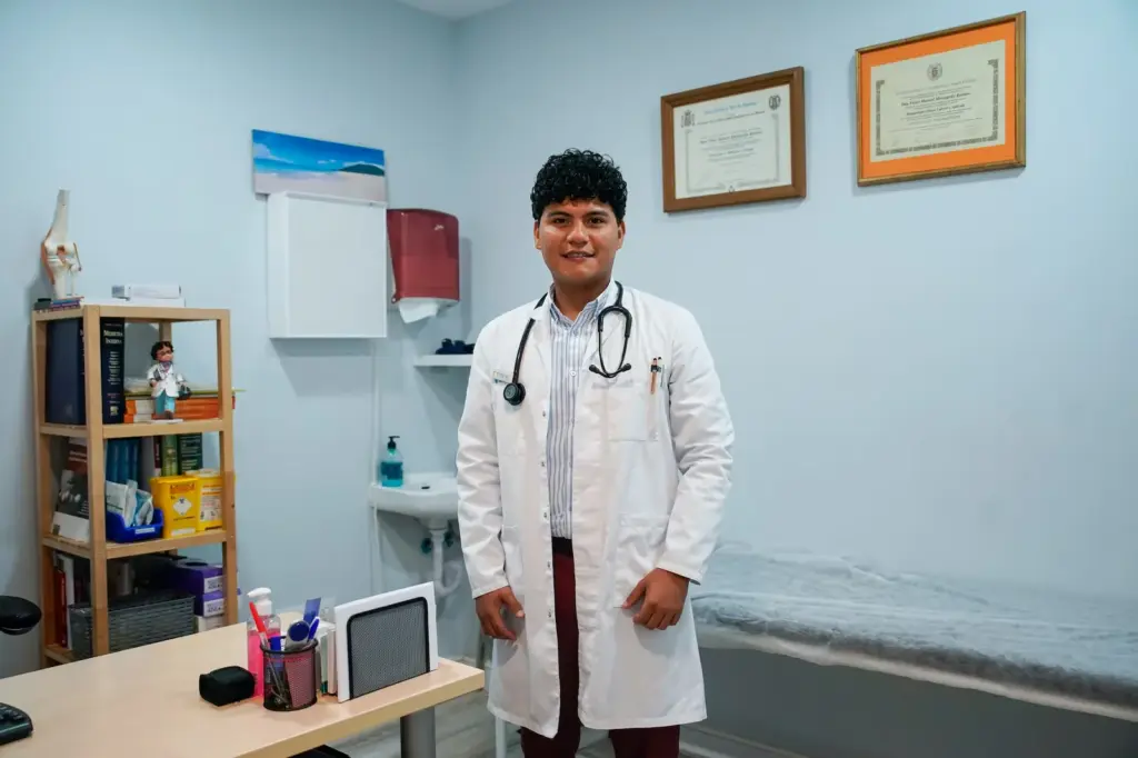One in 10 doctors in Spain are already foreigners: "We come to work hard to support and improve the health system"