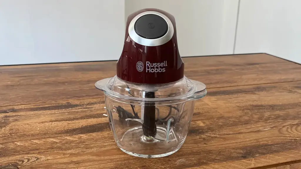 The low power of the Russell Hobbs Desire electric chopper's motor makes its performance lower than the competition.