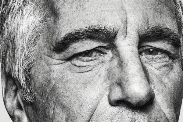 Christopher Anderson, the last man to photograph Epstein: “The first thing I remember is the young woman who opened the door”