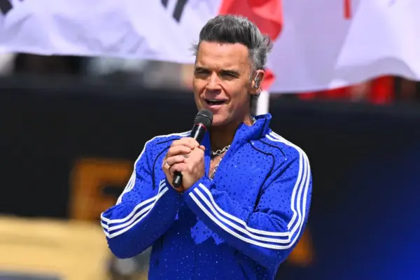 Robbie Williams responds to cocaine use accusations for his viral video during the World Cup final: “It was unprofessional”