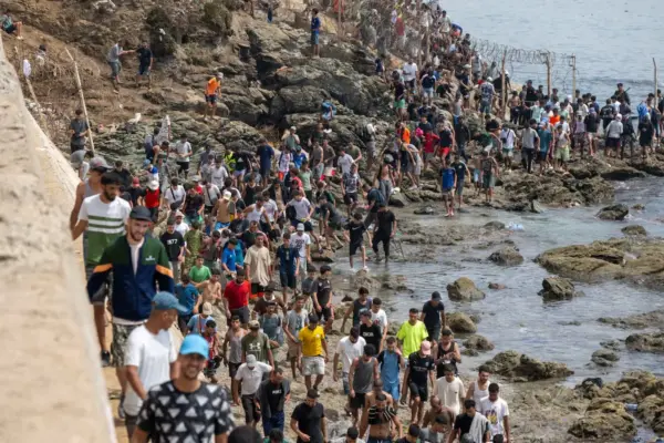 Morocco orders halt to the exodus of 50,000 migrants towards Ceuta