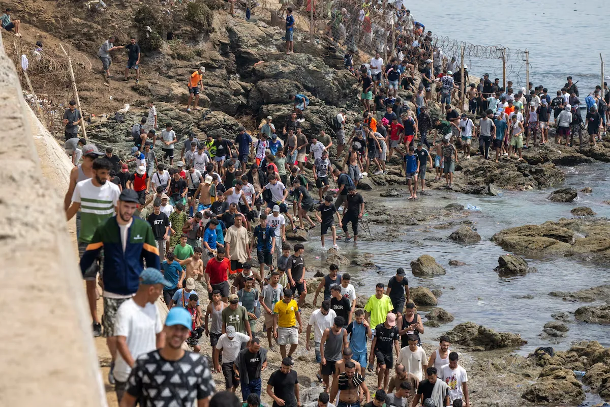 Morocco orders halt to the exodus of 50,000 migrants towards Ceuta