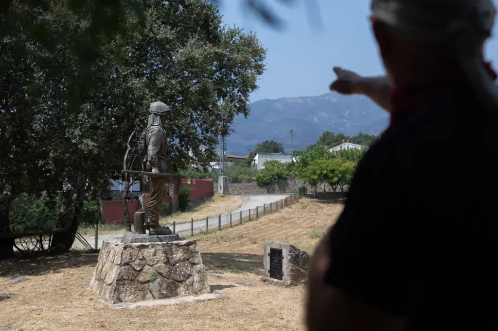 The return of the flames to Casavieja 21 years after the death of firefighter Javier Tirado