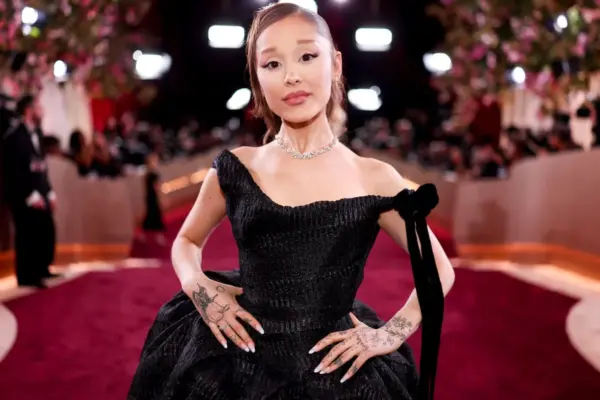 Ariana Grande demanda a dos ‘hackers’ por robar y filtrar canciones y fotografías suyas que “no estaban destinadas al consumo público”