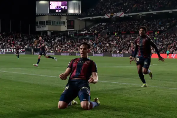 Carlos Espí deja el Levante y ficha por el Real Madrid