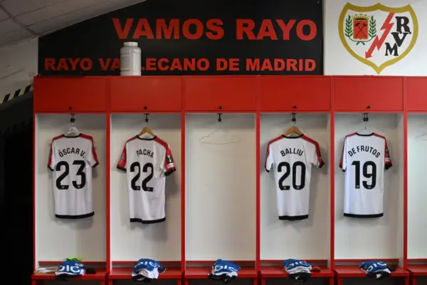 Rayo's squad lashes out at the Community of Madrid and the club: “We want to keep playing in Vallecas, this could have been avoided”