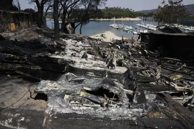 Unprecedented heat waves and the change in our relationship with the countryside: the cocktail behind the wildfires ravaging Spain
